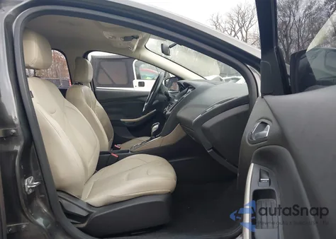 2015 Ford Focus Titanium из США, поврежденный, VIN 1FADP3J28FL293822